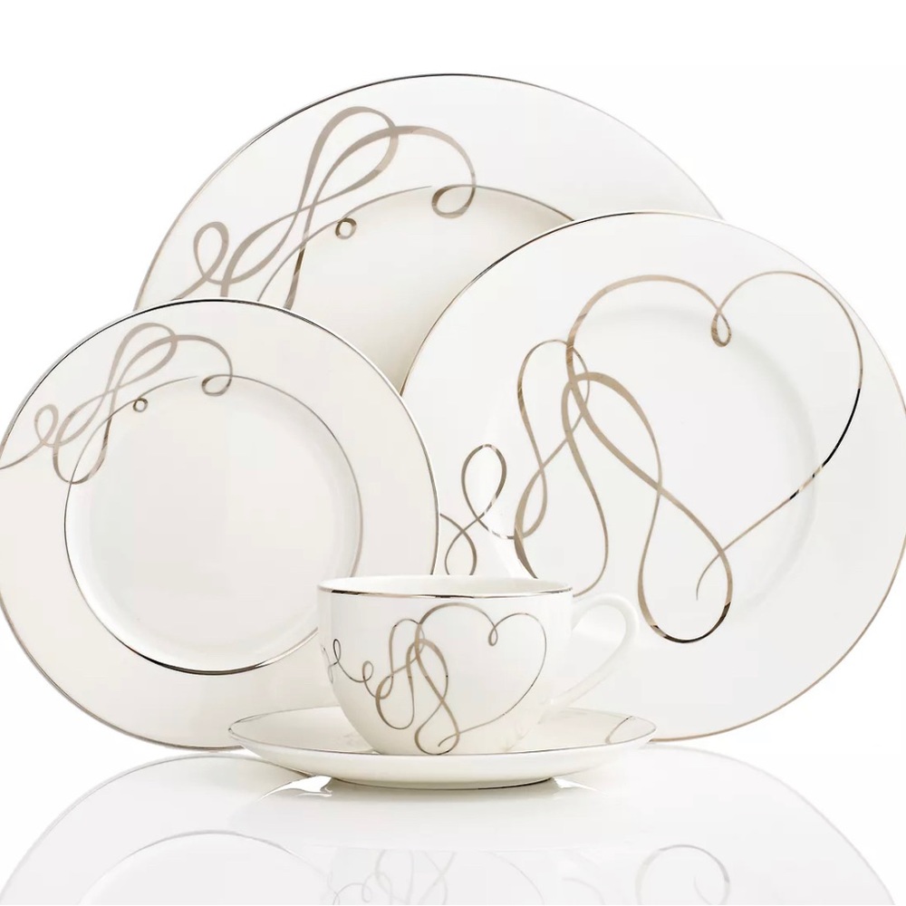 MIKASA LOVE STORY 5-Piece Place Setting, Service for 1 *NEW*